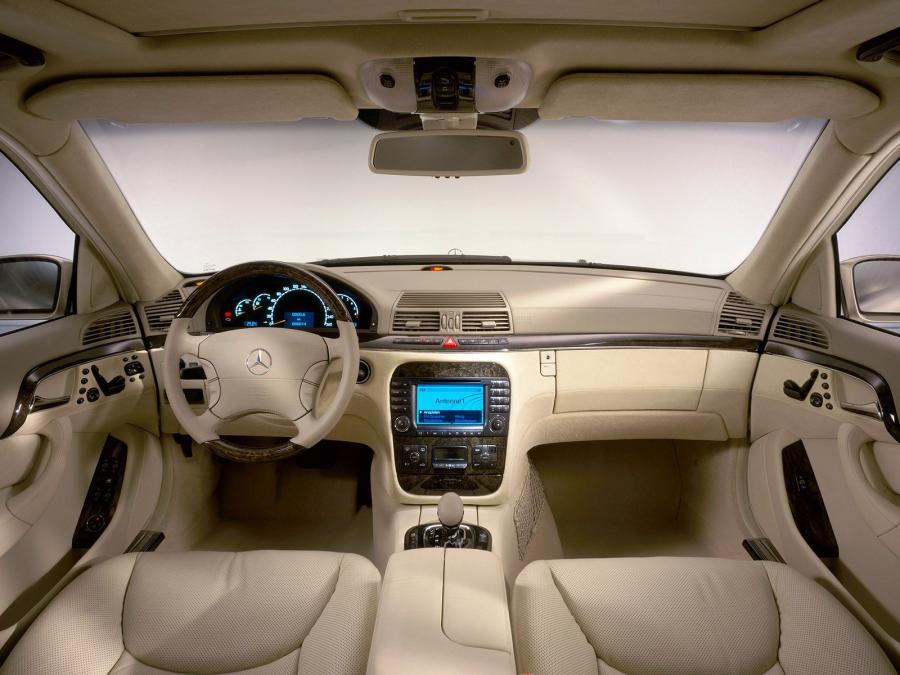  Mercedes-Benz S500 4Matic 2002 года  (фото 2 из 23)